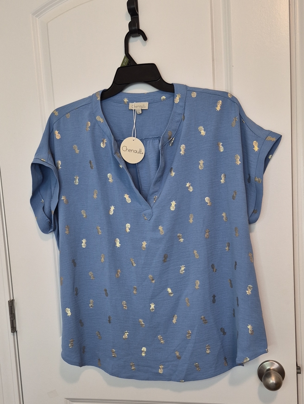 Chenault Light Blue Short Sleeve V-Neck Top with Gold Pineapple Accents Size 2X